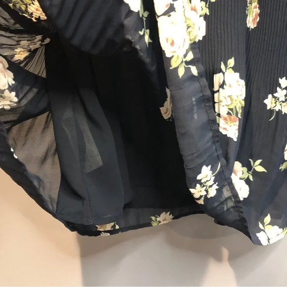 Abercrombie & Fitch Bohemian Floral Babydoll Accordion Pleated Flowy Tank Top - Picture 10 of 16